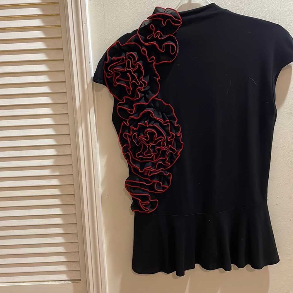 Gracia black and red ruffle top